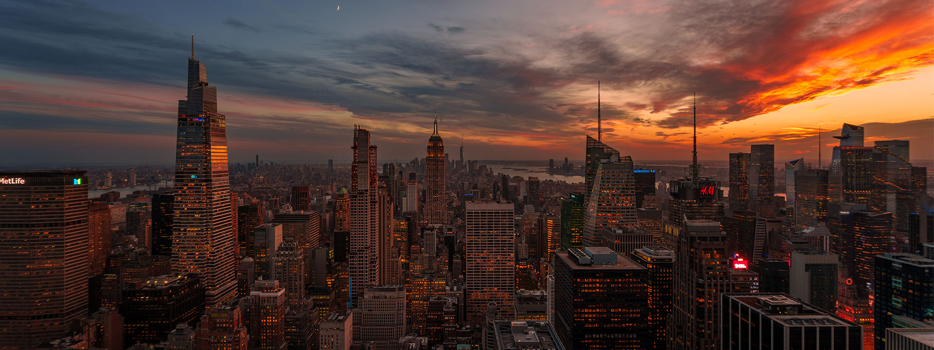 New York City skyline during sunset, featured banner image for the New York City Photography Workshop.